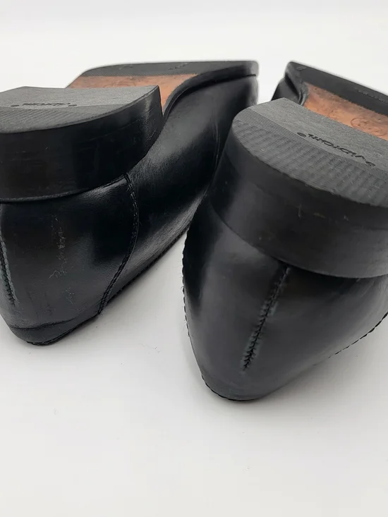 CHANEL Two-Tone Leather Loafers in Black & White. Authentic... - Picture 9 of 10